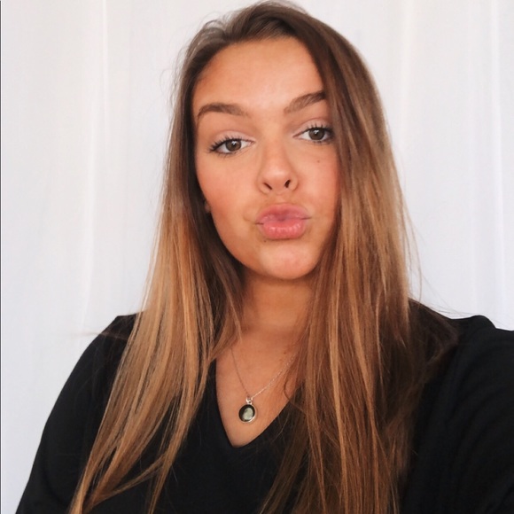 Meet your Posher, Cheyenne - Picture 1 of 1